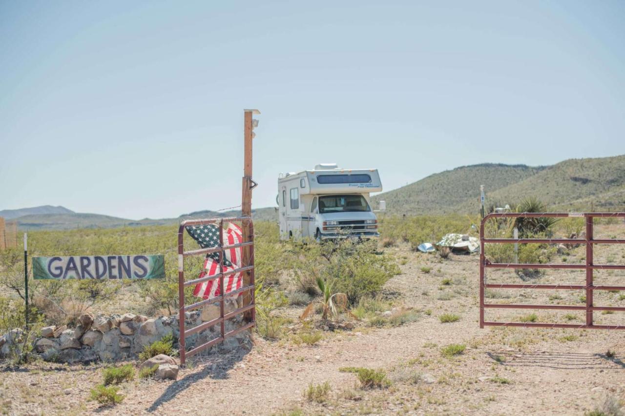 Camping At Desert Gardens Oasis In Lobo, Tx Van Horn Exterior photo