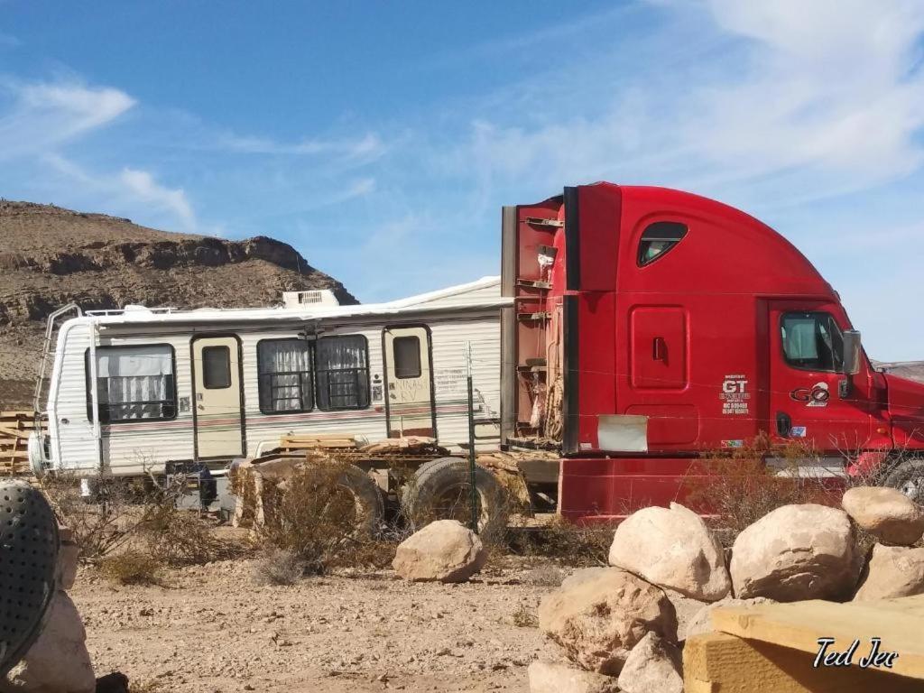 Camping At Desert Gardens Oasis In Lobo, Tx Van Horn Exterior photo