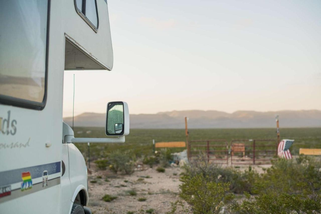 Camping At Desert Gardens Oasis In Lobo, Tx Van Horn Exterior photo